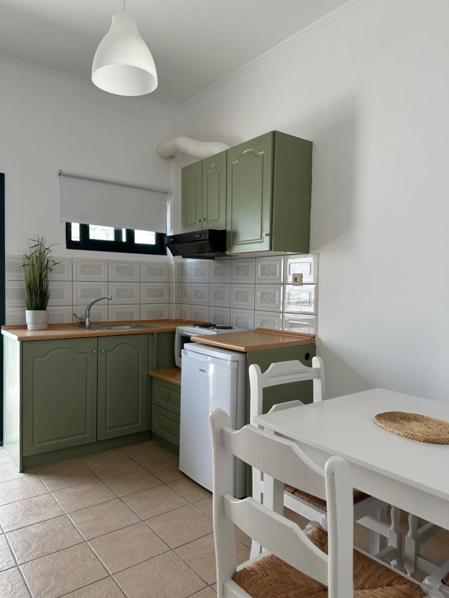 Voulas Apartments Stoupa Phòng bức ảnh